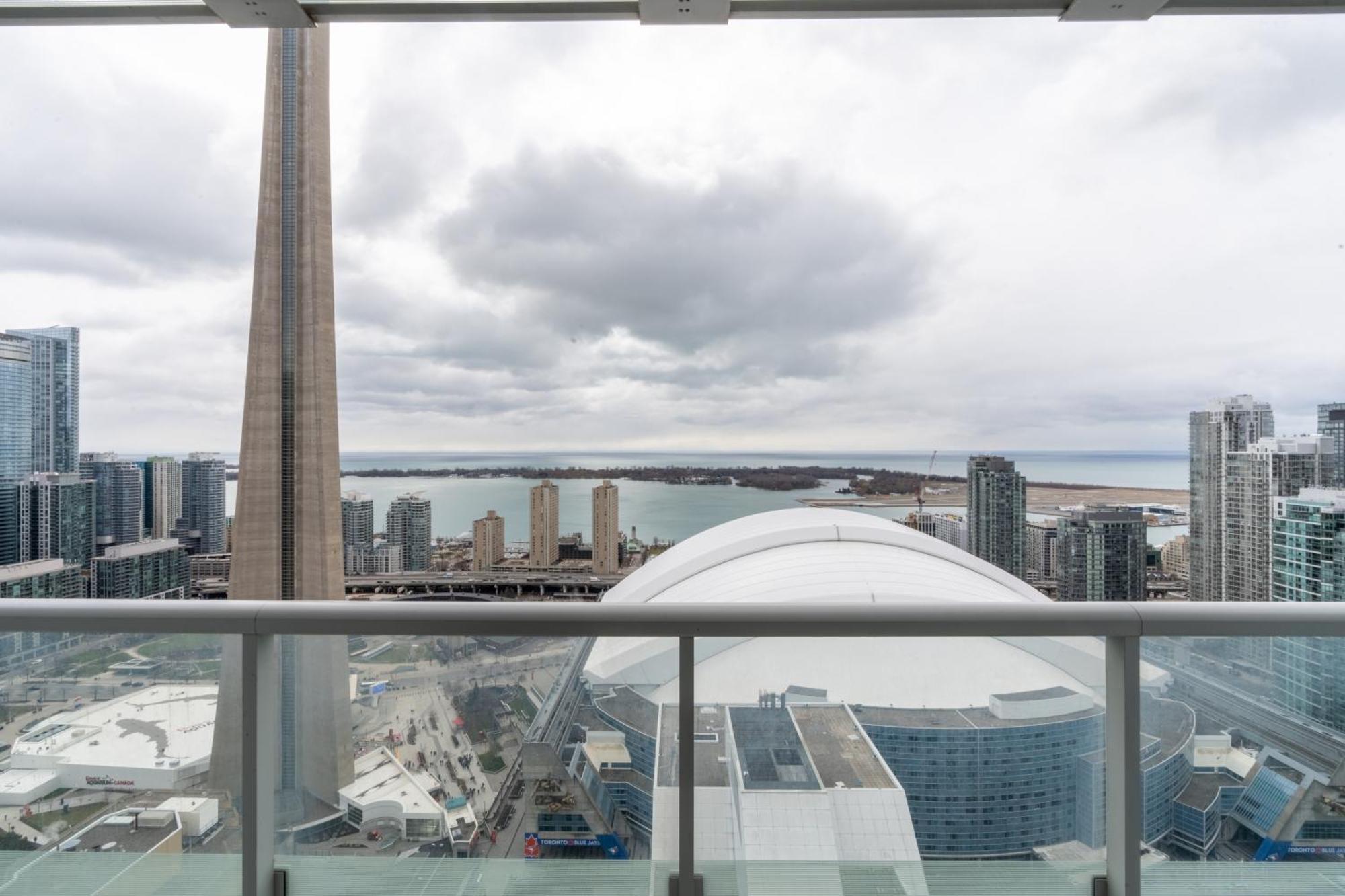 Globalstay Modern Downtown Apartment Торонто Екстер'єр фото