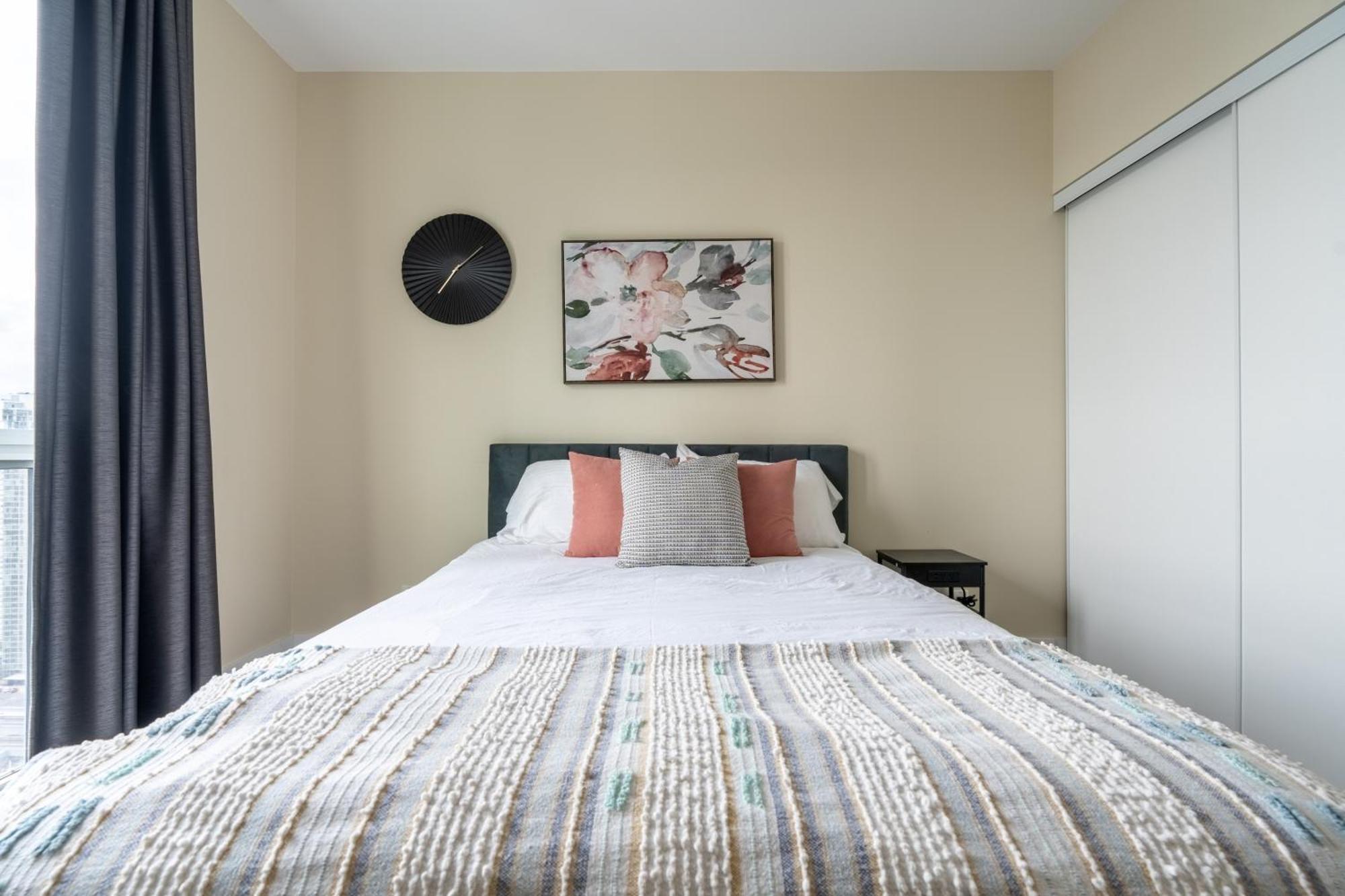Globalstay Modern Downtown Apartment Торонто Екстер'єр фото