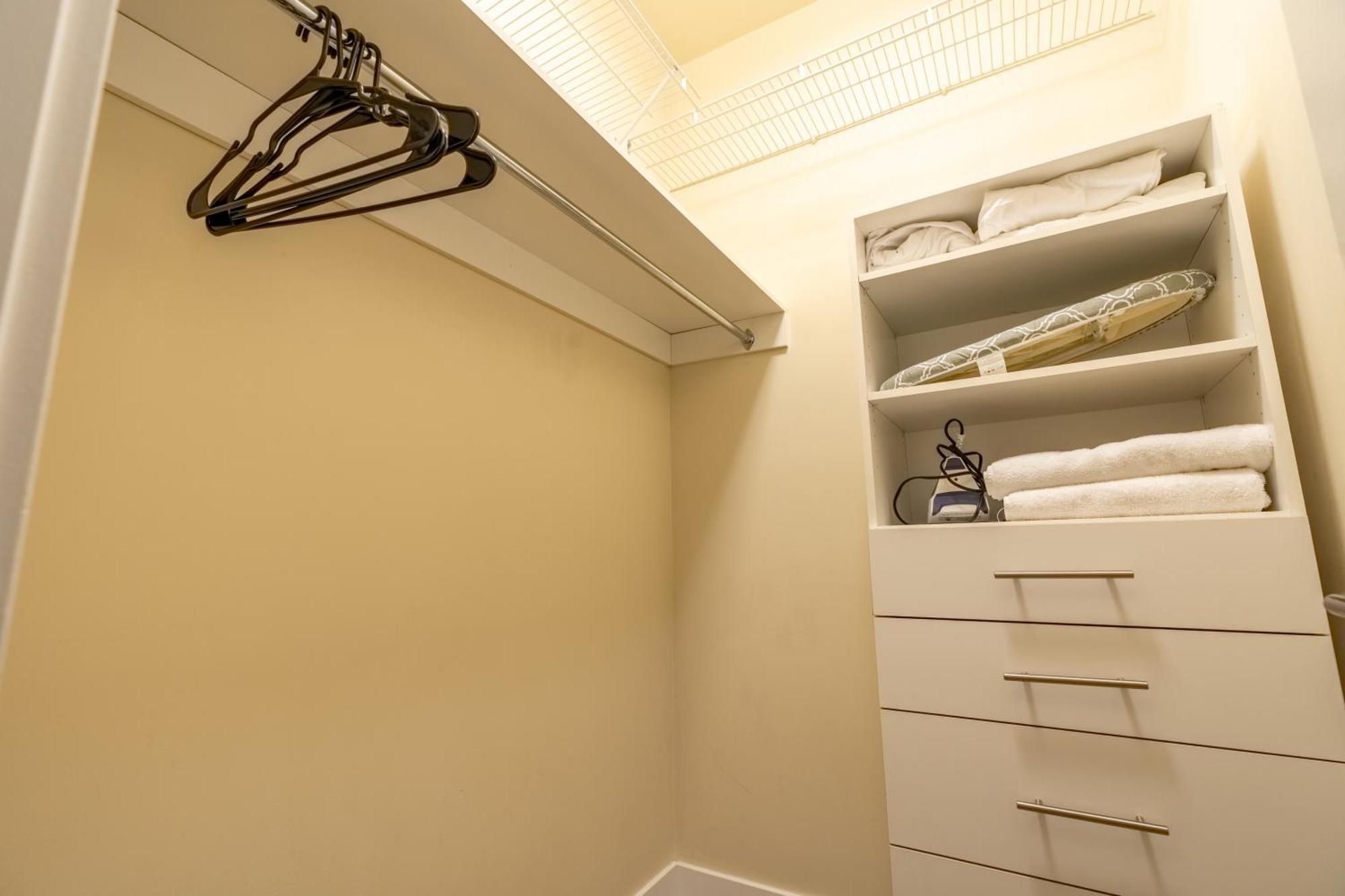 Globalstay Modern Downtown Apartment Торонто Екстер'єр фото