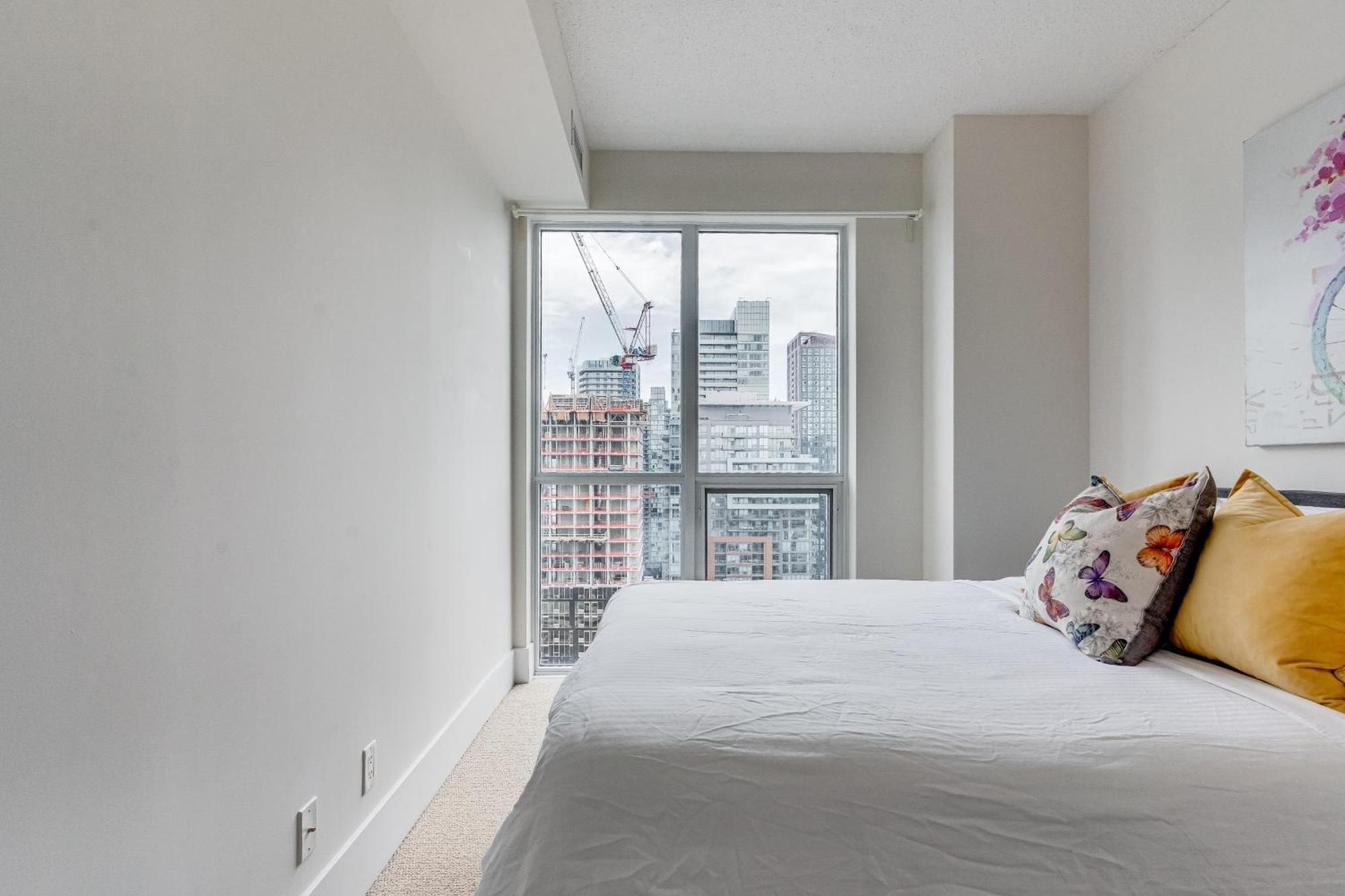Globalstay Modern Downtown Apartment Торонто Екстер'єр фото