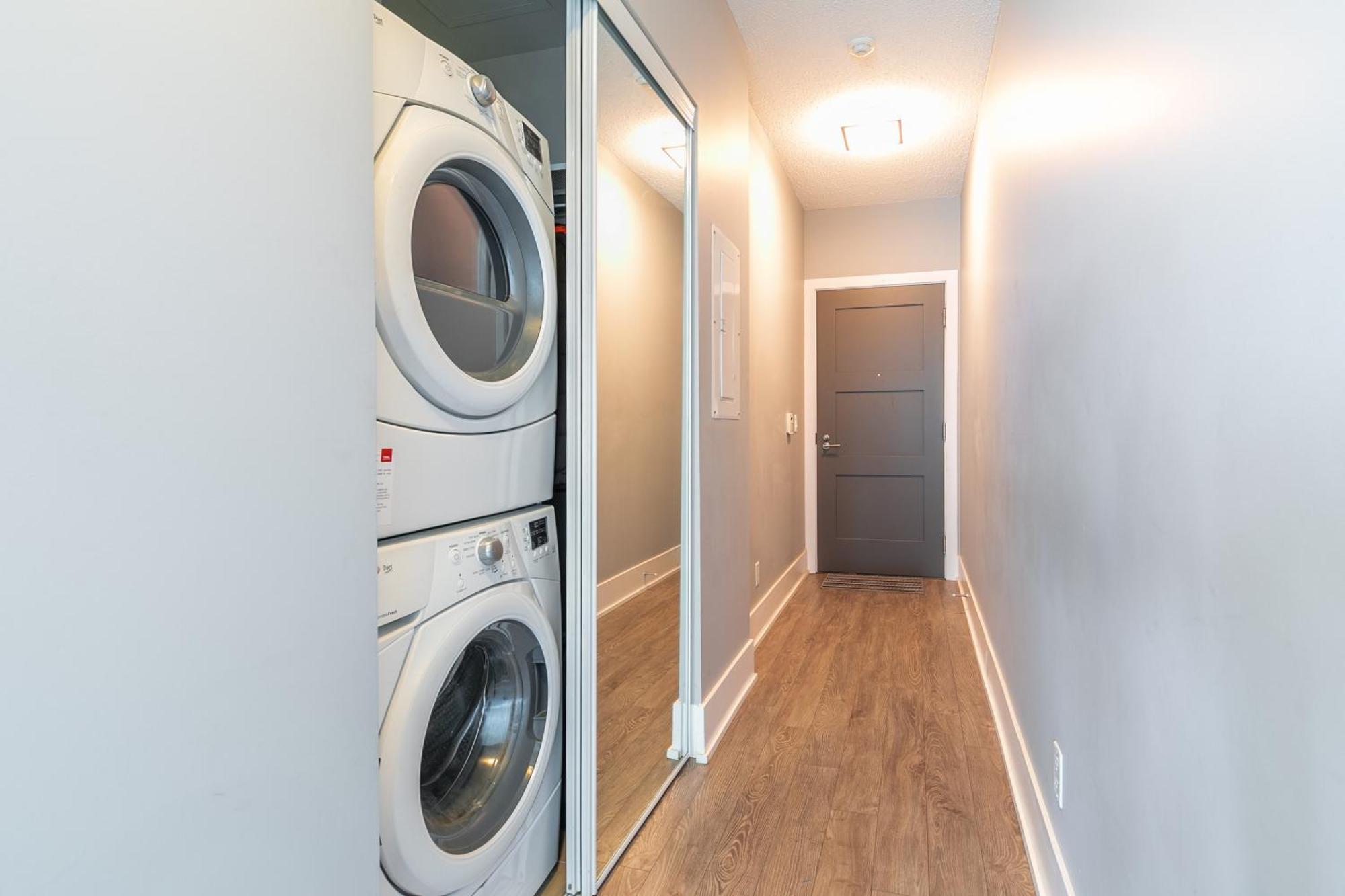 Globalstay Modern Downtown Apartment Торонто Екстер'єр фото