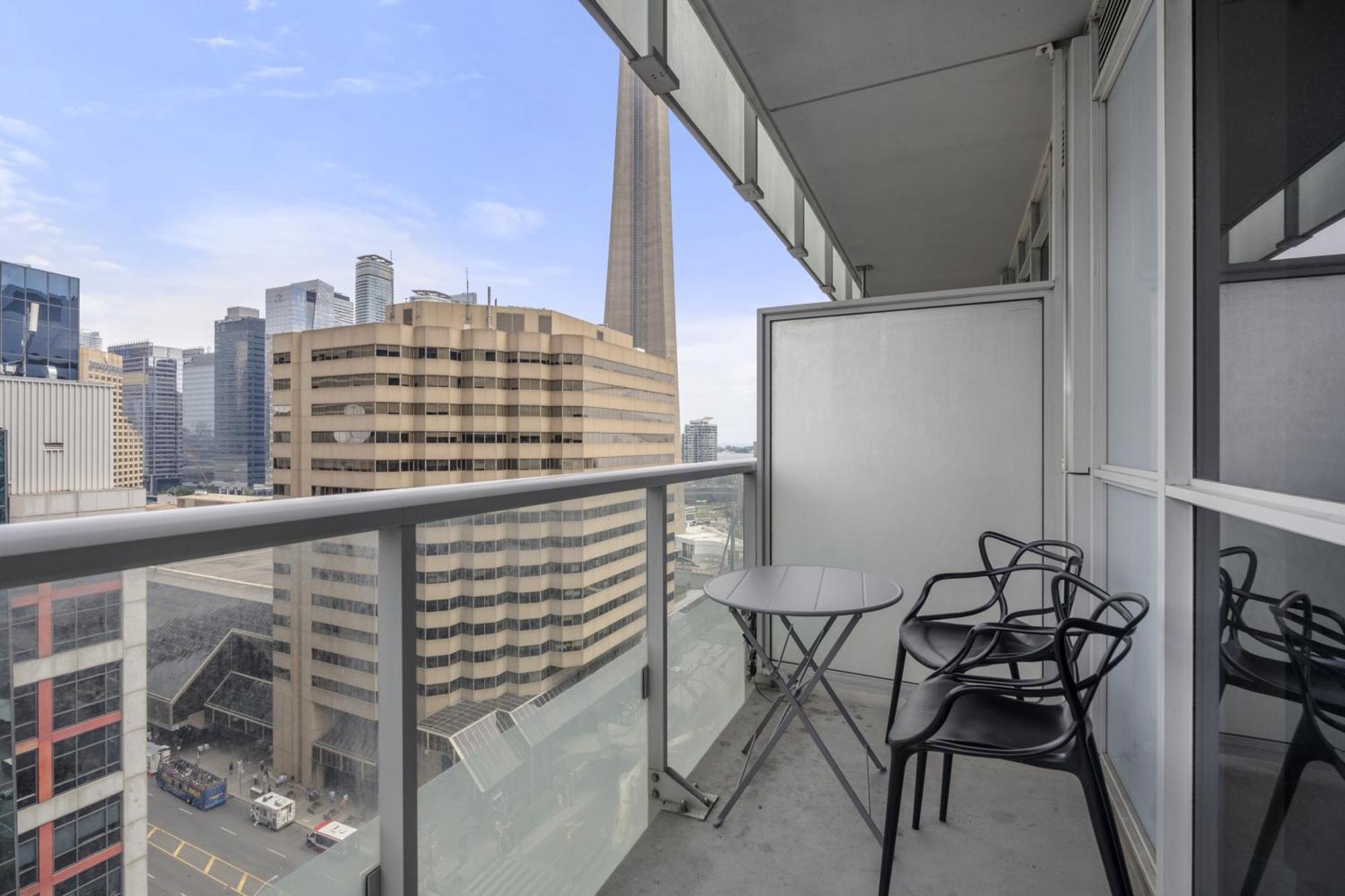 Globalstay Modern Downtown Apartment Торонто Екстер'єр фото