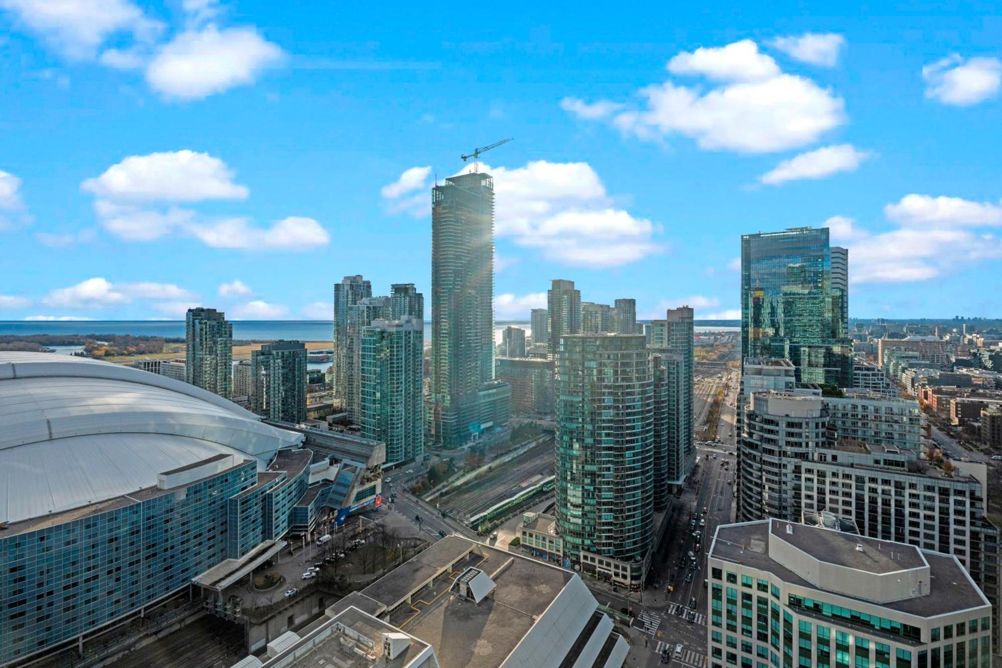 Globalstay Modern Downtown Apartment Торонто Екстер'єр фото