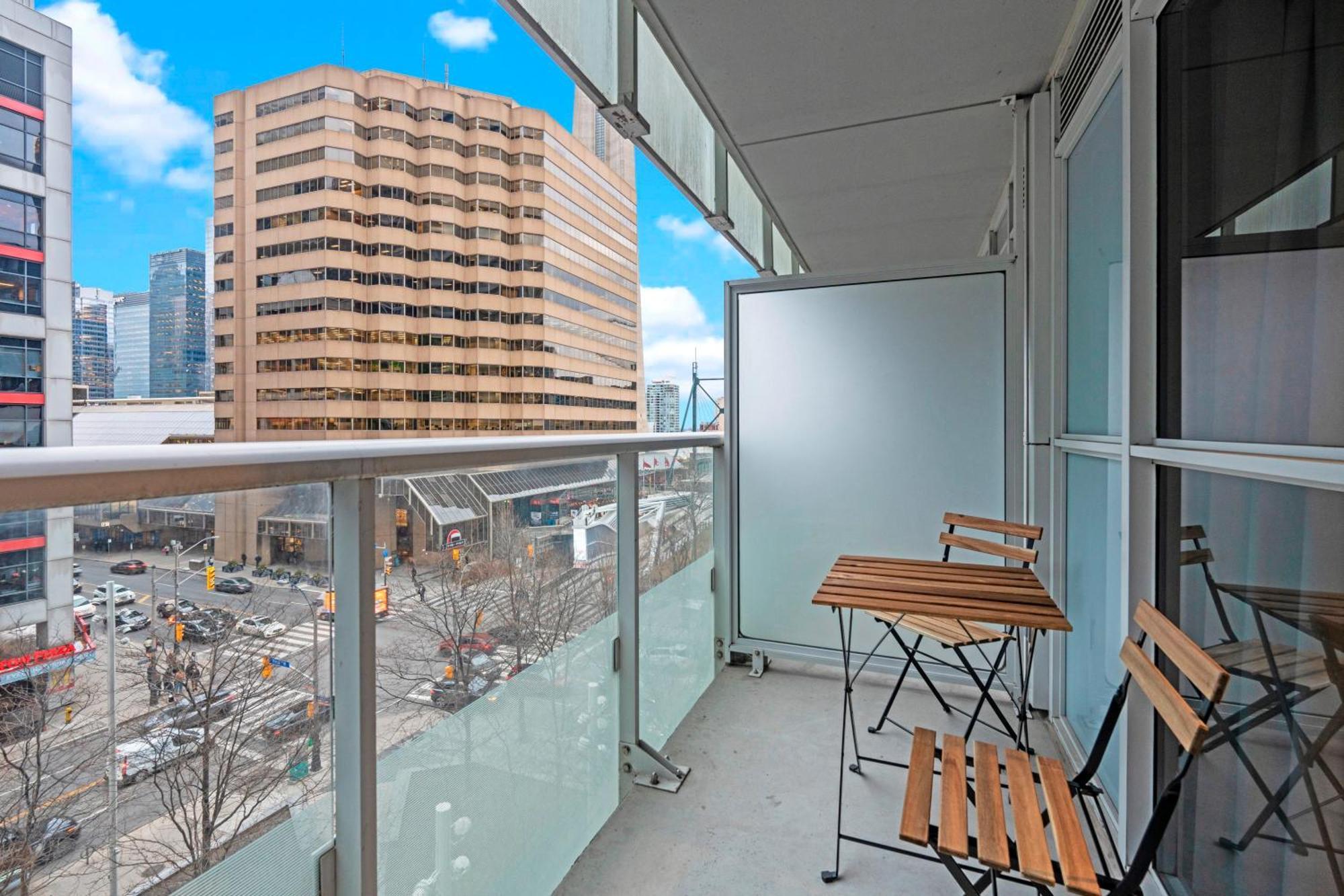 Globalstay Modern Downtown Apartment Торонто Екстер'єр фото